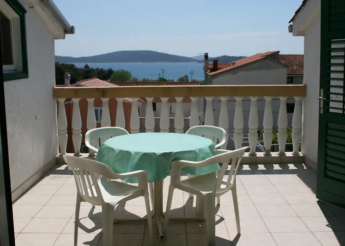 With A Parking Space - 6238 Appartement Vodice
